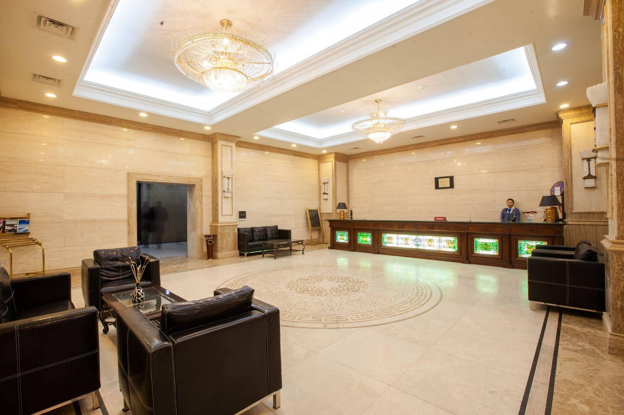 Bishrelt Hotel Ulaanbaatar Exterior photo